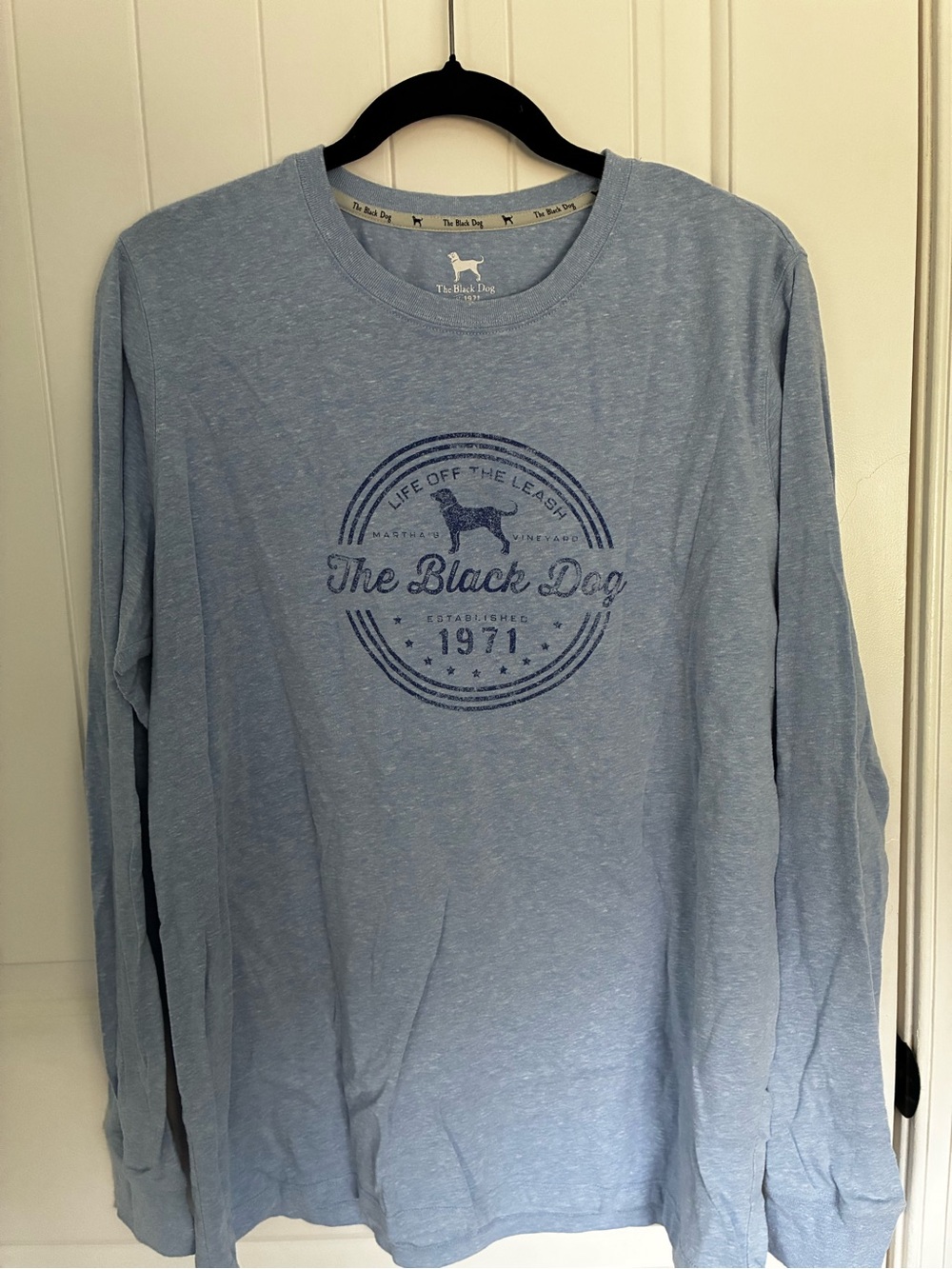 The Black Dog Women’s Long-Sleeve Tee - Heather Light Blue with Navy Logo